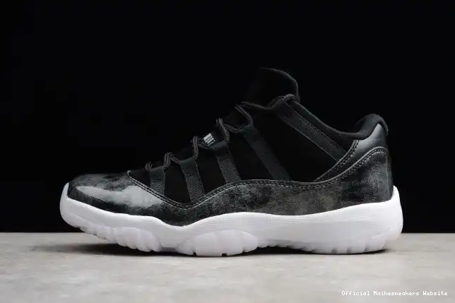 Official Maikesneakers 